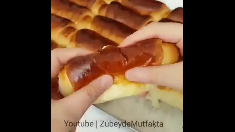 Булочки с шоколадом.