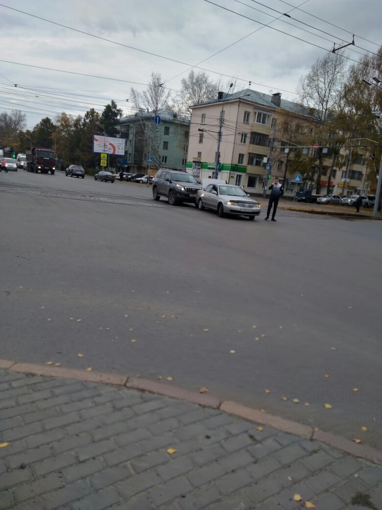 ДТП, Кирова Елизаровых . Трамваи встали Это картинка